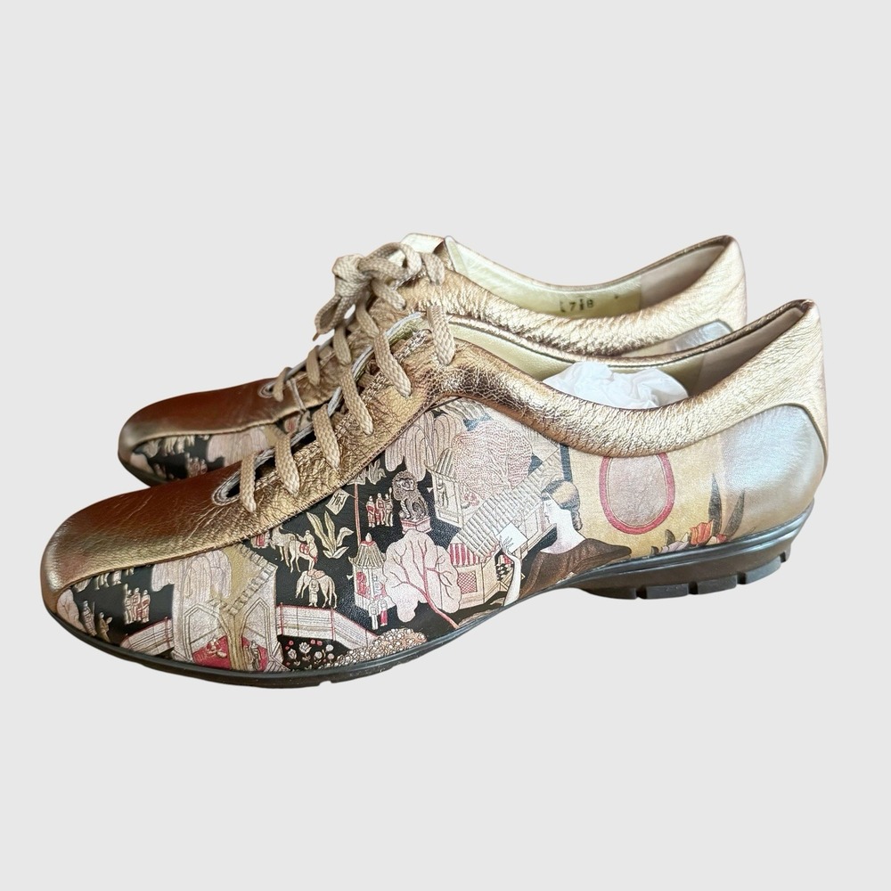 JEON Icon Shoes Women 7.5 Traditional Japanese Wearable Art Sneakers Gold
